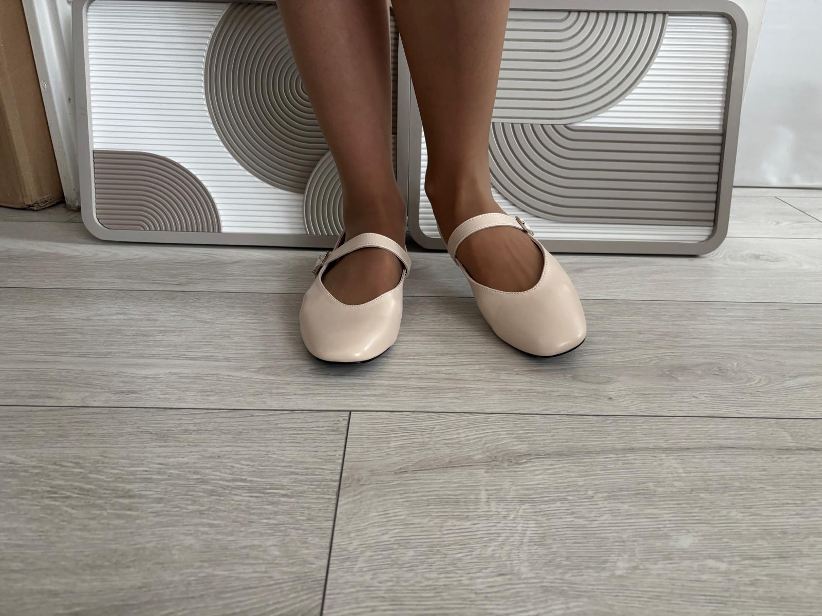 Mary-Jane Lilou beige