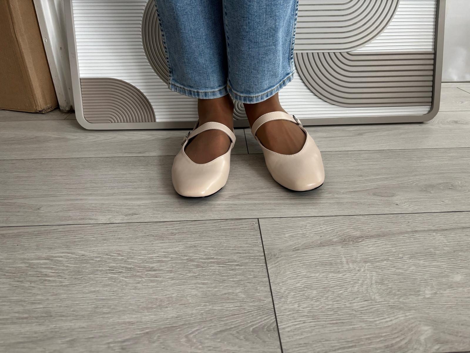 Mary-Jane Lilou beige
