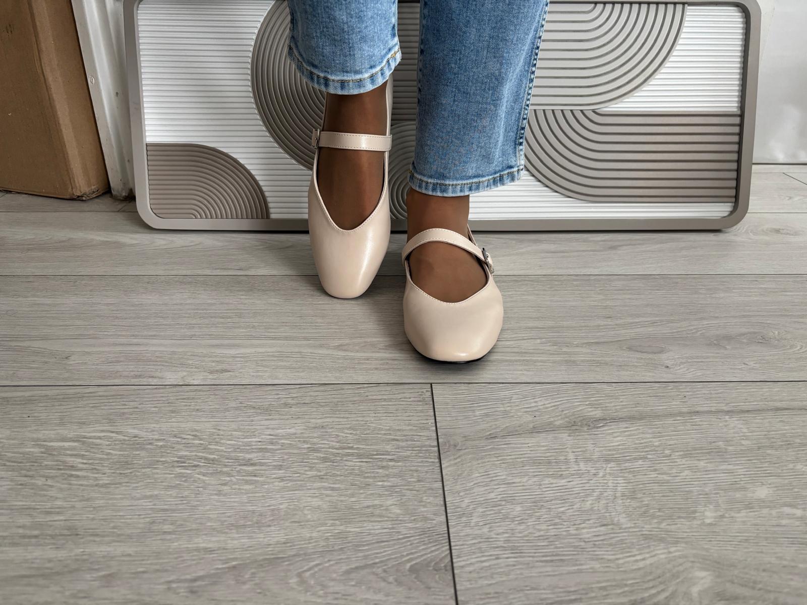 Mary-Jane Lilou beige